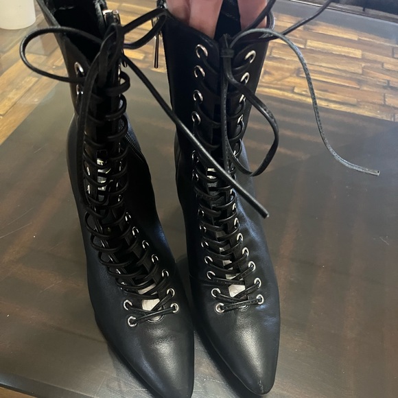 - Raye Tyler Black Leather Pointed Toe Lace Up Ankle Booties Size 6.5 - Picture 9 of 12